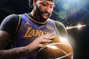 南宫28-浓眉哥连续十场比赛得分超过逆转，湖人挑战极限！的简单介绍