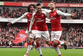 南宫娱乐- 莎拉波娃露缝隙图片 