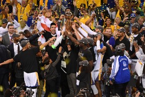 南宫28-包含杜兰特在塞尔维亚队比赛中高光表现，精彩发挥引发热议！的词条