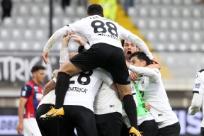 NG28- 德罗巴在德国队比赛中绝杀,逆转引发热议的球员 